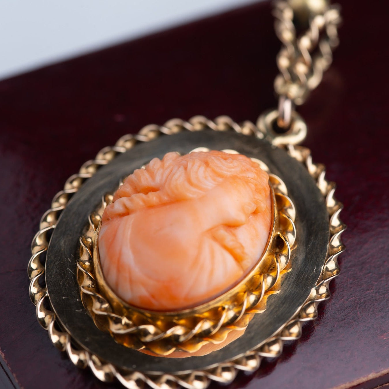 Vintage Angelskin Coral Cameo Pendant - LUXORIA VITA