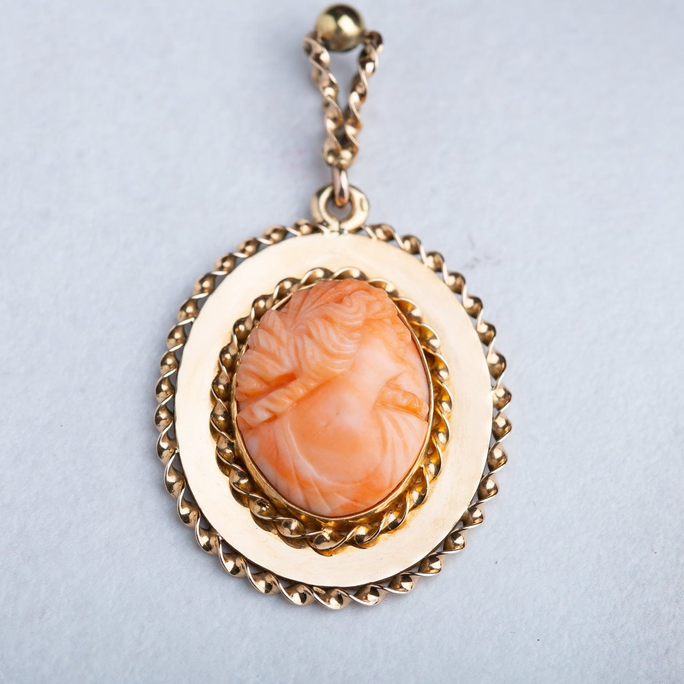 Vintage Angelskin Coral Cameo Pendant - LUXORIA VITA