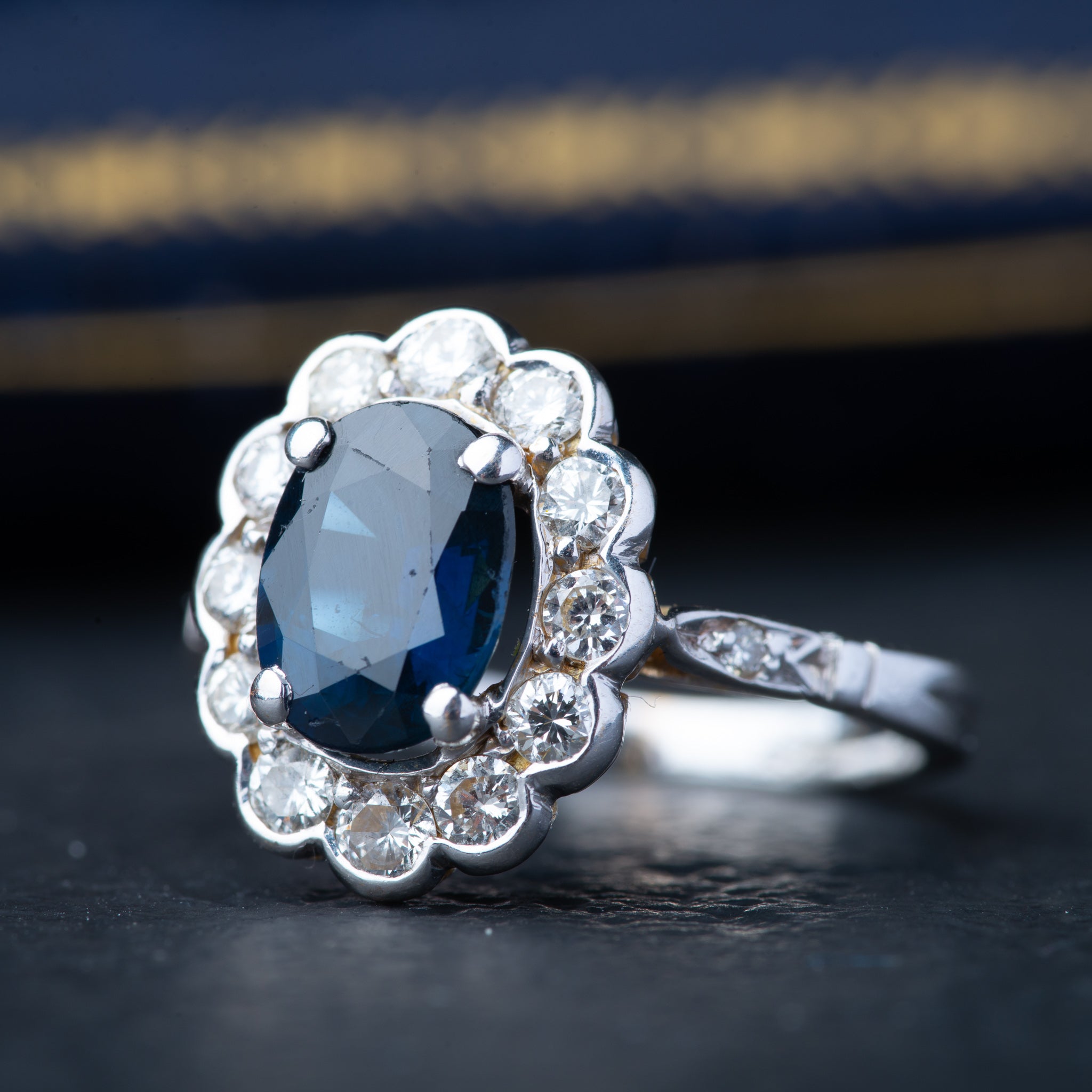 Vintage Sapphire Diamond Ring - LUXORIA VITA