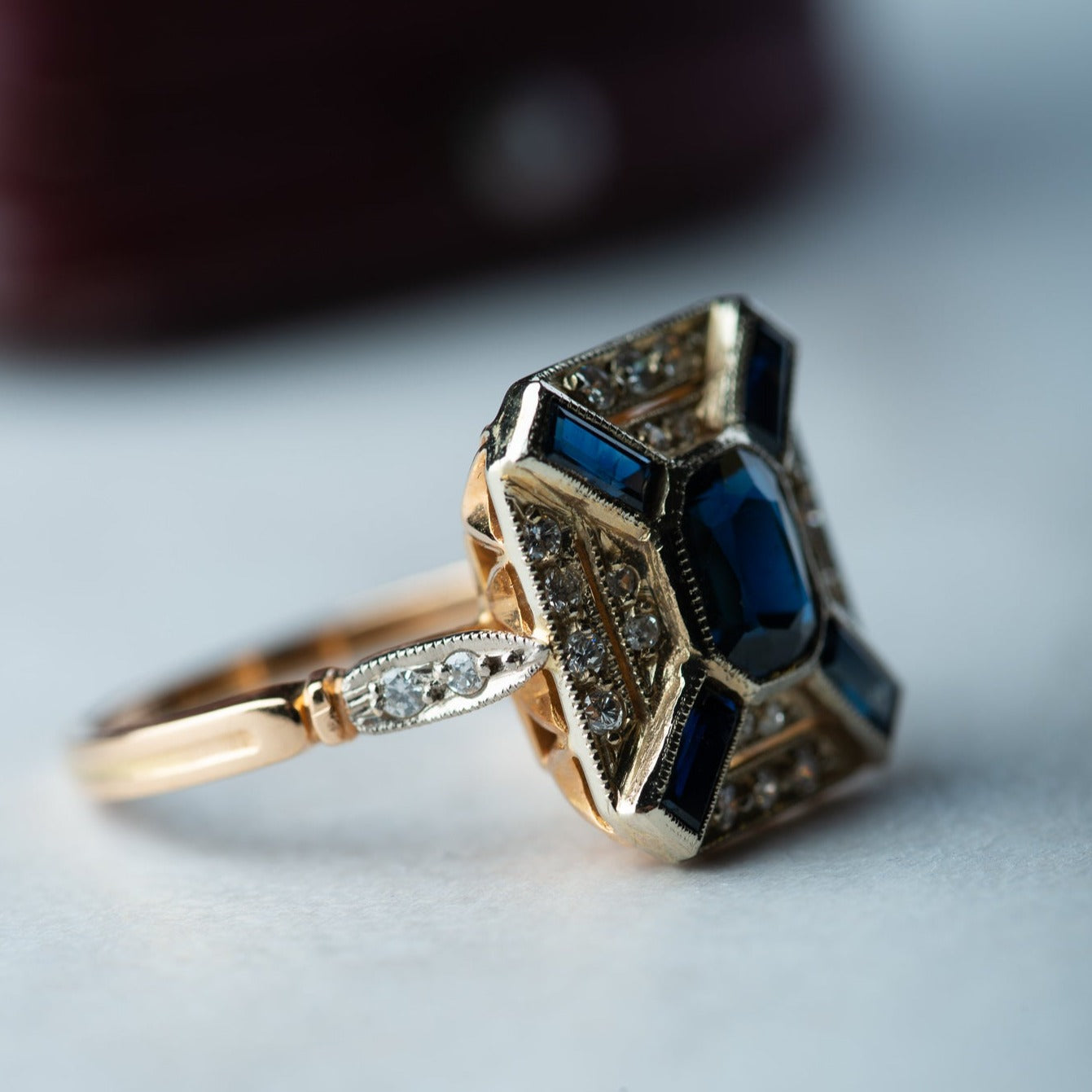 Vintage 18K Gold Sapphire Diamond Ring - LUXORIA VITA