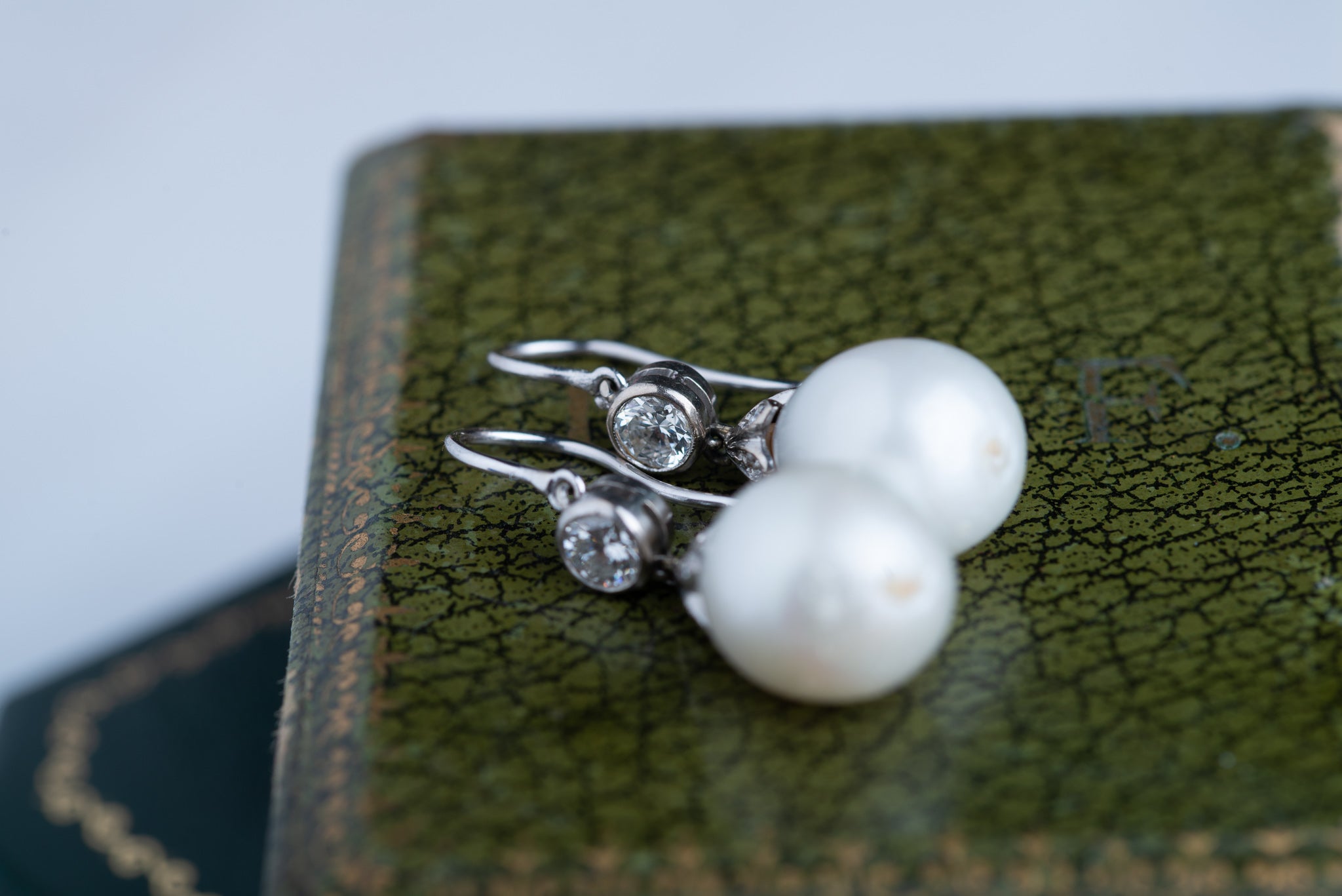 Vintage 14K Gold Diamond Pearl Earrings - Luxoria Vita