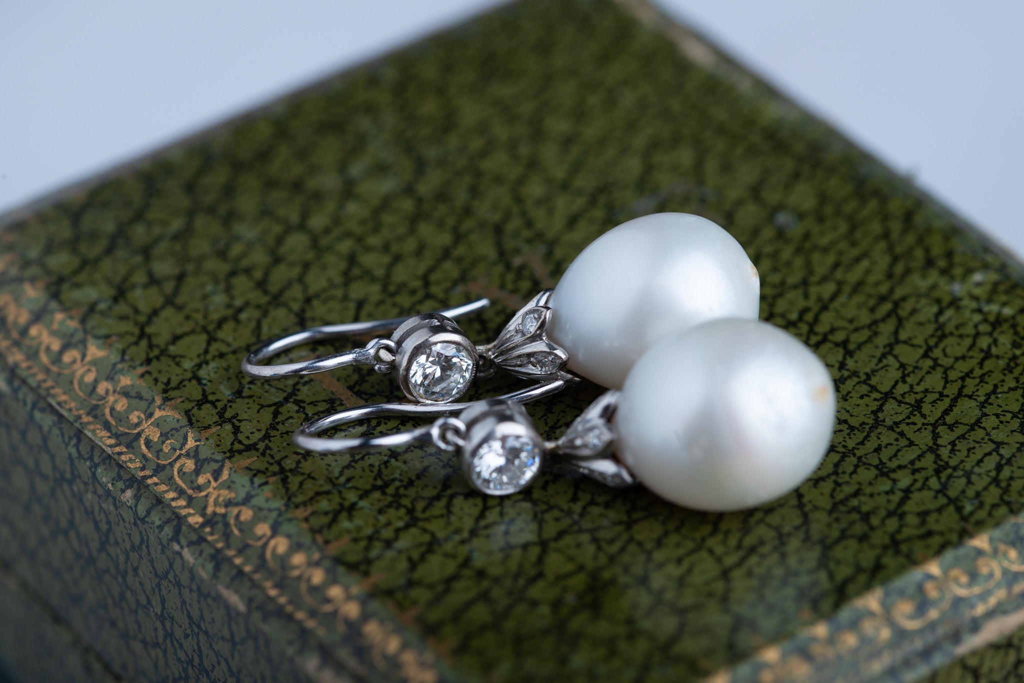 Vintage 14K Gold Diamond Pearl Earrings - Luxoria Vita