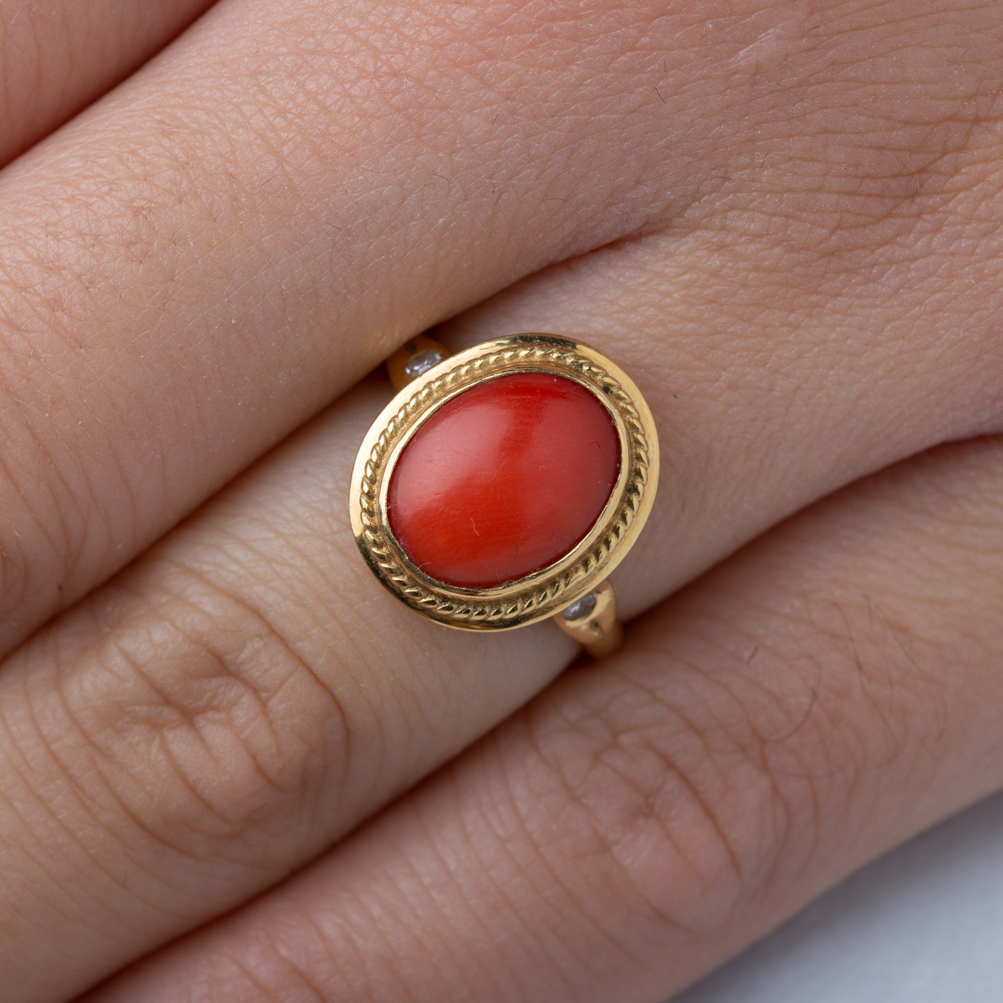 Vintage Coral Ring - Luxoria Vita