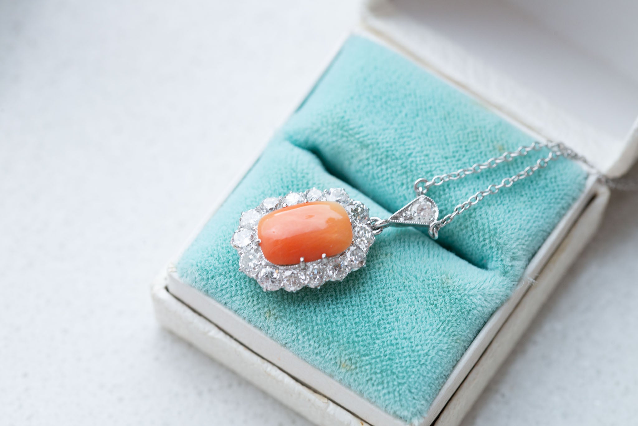1920's Art Deco Coral 2.00ct Diamond Necklace