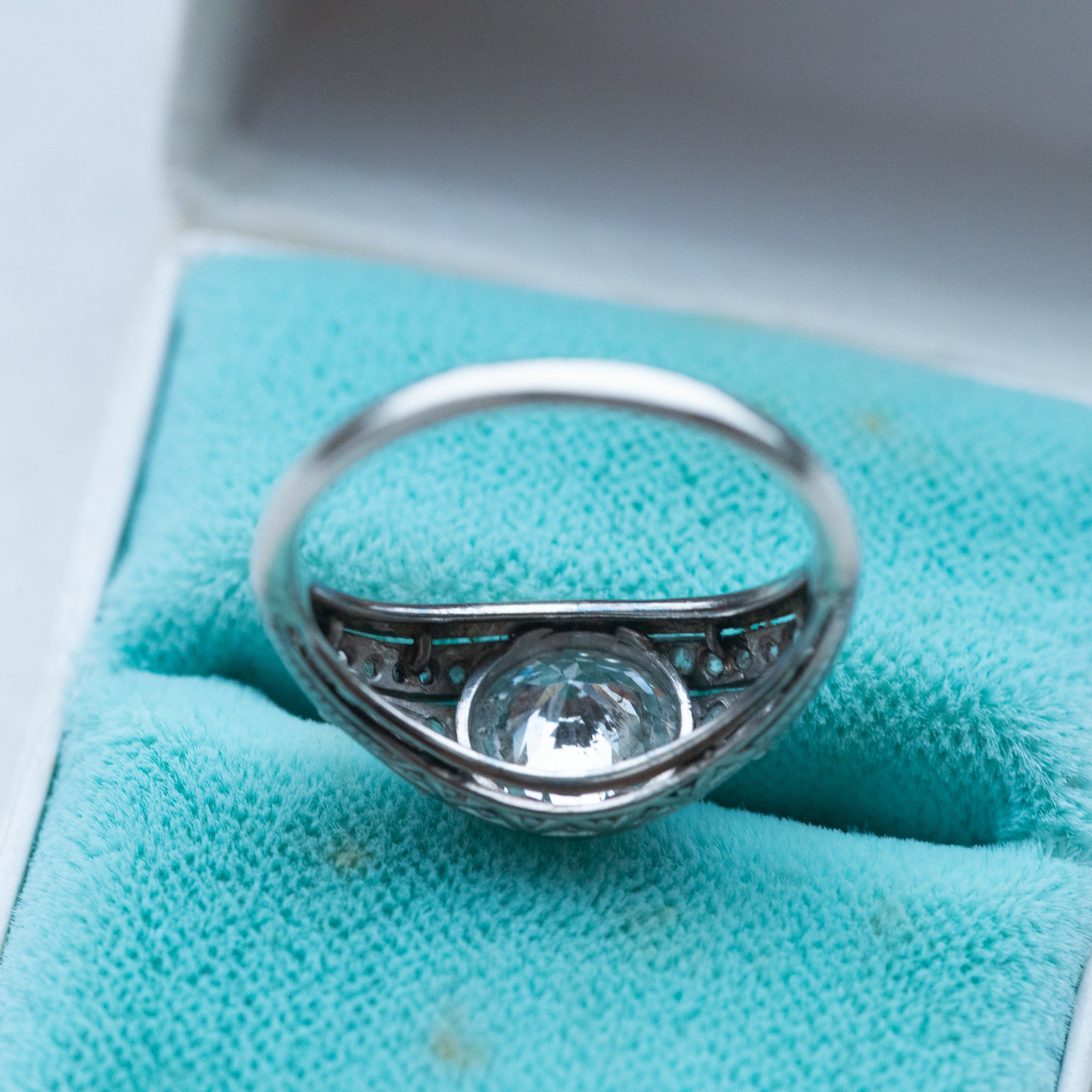 Art Deco 1.80ct Solitaire Diamond Ring - LUXORIA VITA