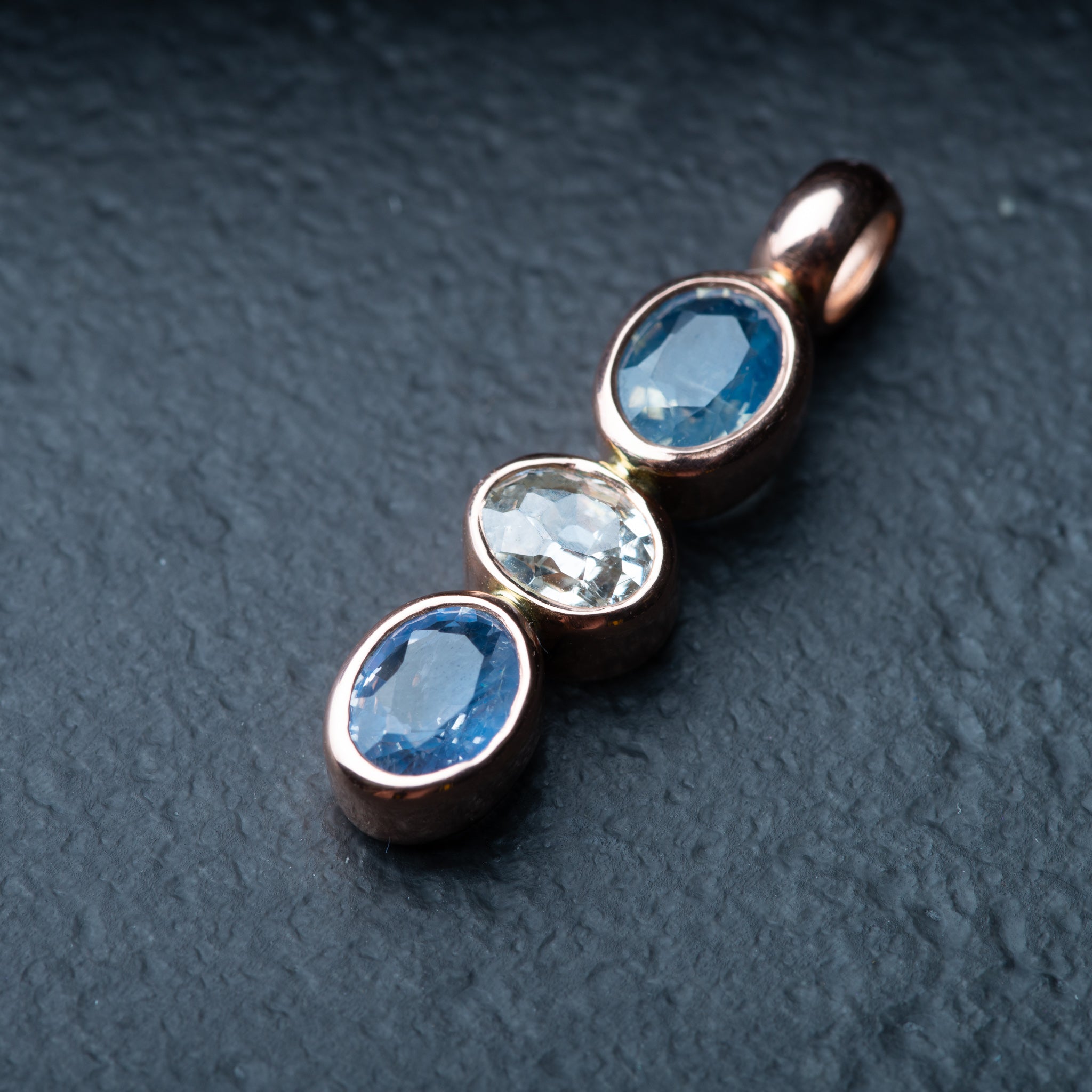 Atelier Made: Oldmine Cut Diamond Sapphire Pendant - Luxoria Vita