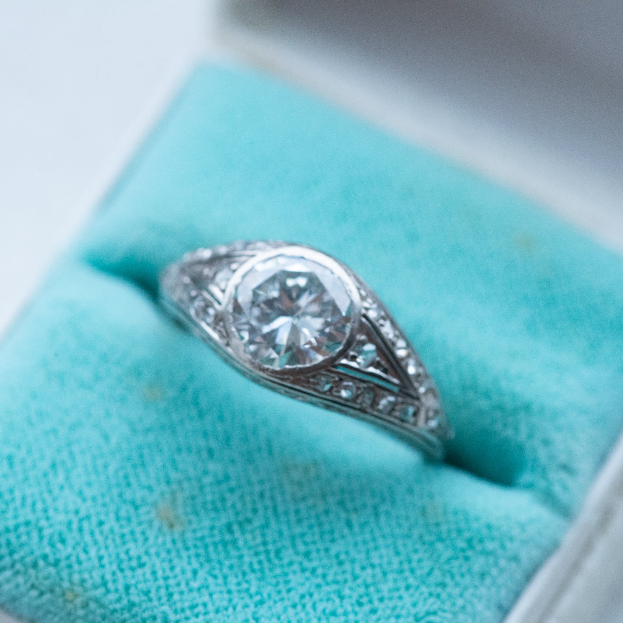 Art Deco 1.80ct Solitaire Diamond Ring - LUXORIA VITA