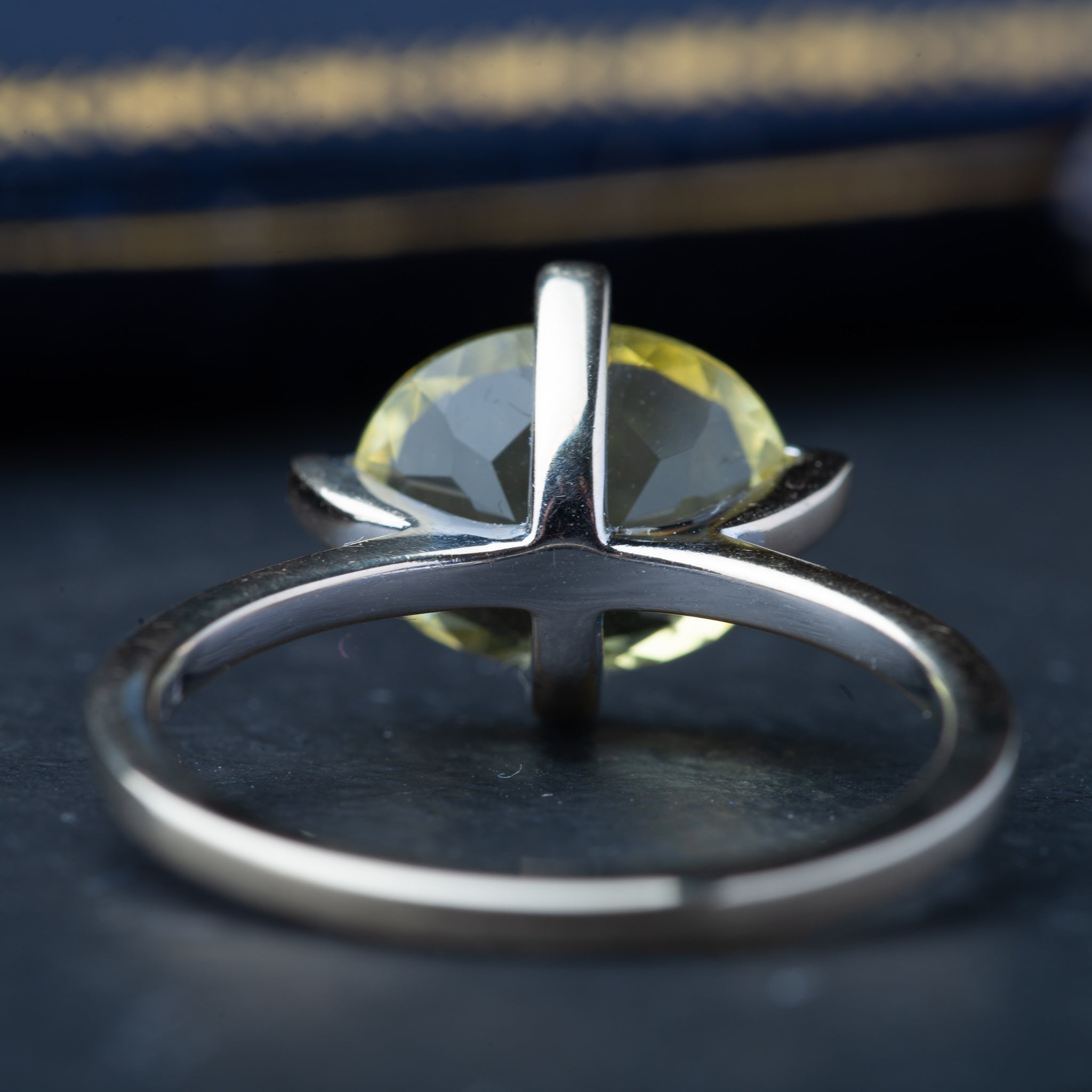 Modern Lemon Quartz Ring - Luxoria Vita