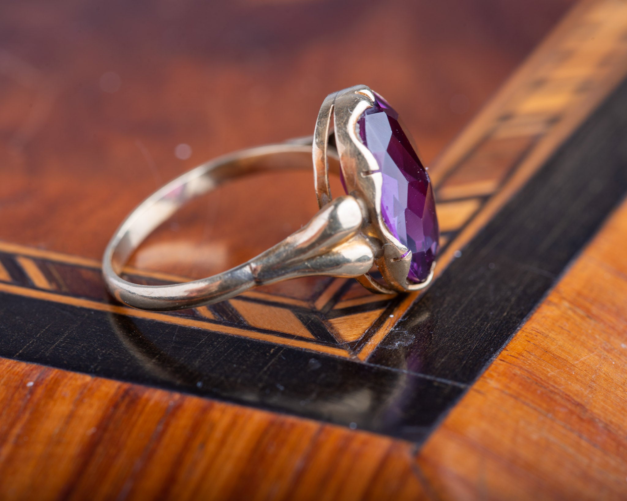 Vintage Lab Color Changing Sapphire Ring - LUXORIA VITA