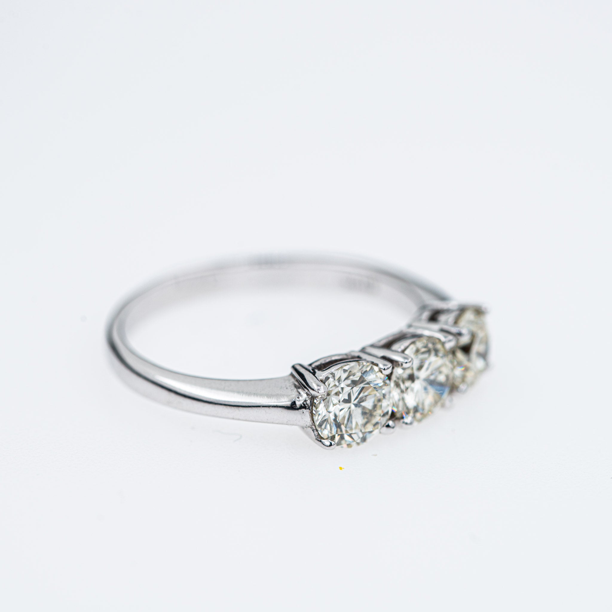 Modern 1.65ct Diamond Trilogy Ring - LUXORIA VITA