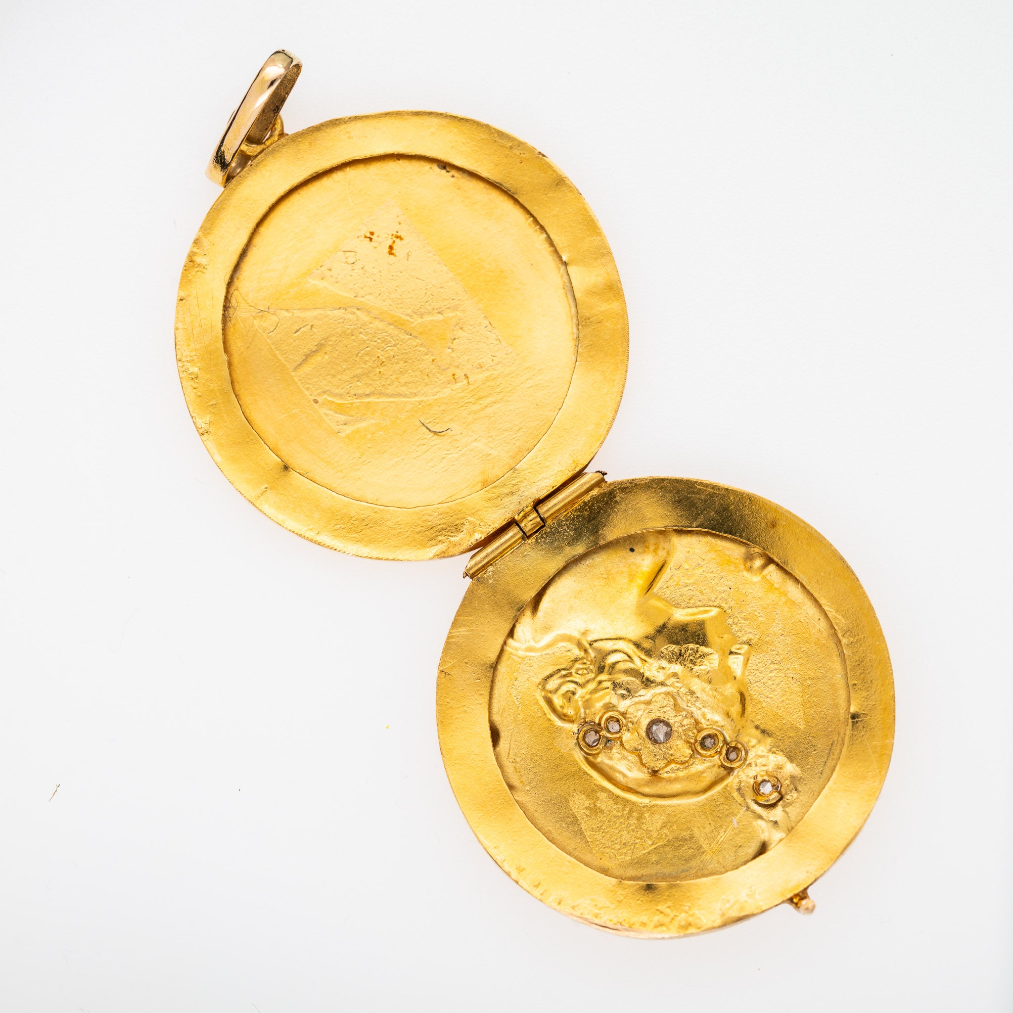Art Nouveau High Carat Lady Locket - LUXORIA VITA