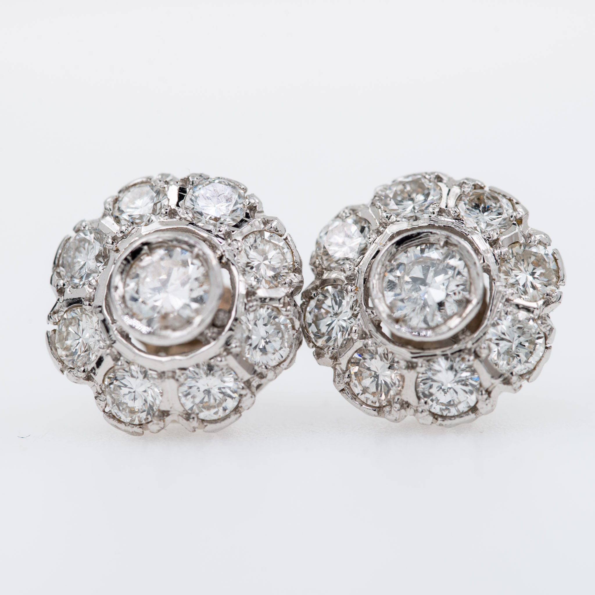 2.15ct Brilliant Diamond Earrings 14K white gold HRD Certed