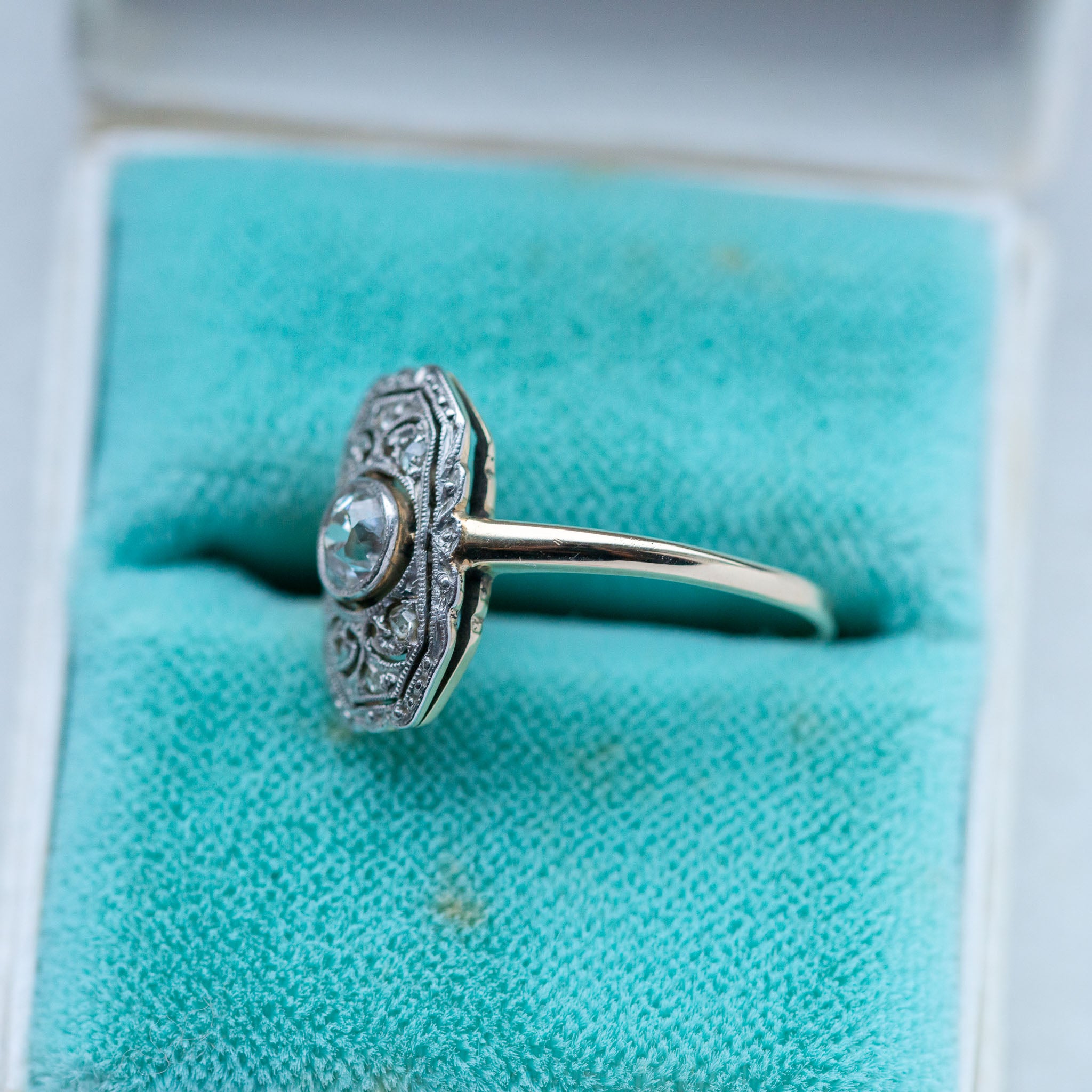 Art Deco 0.25ct Diamond Ring - LUXORIA VITA