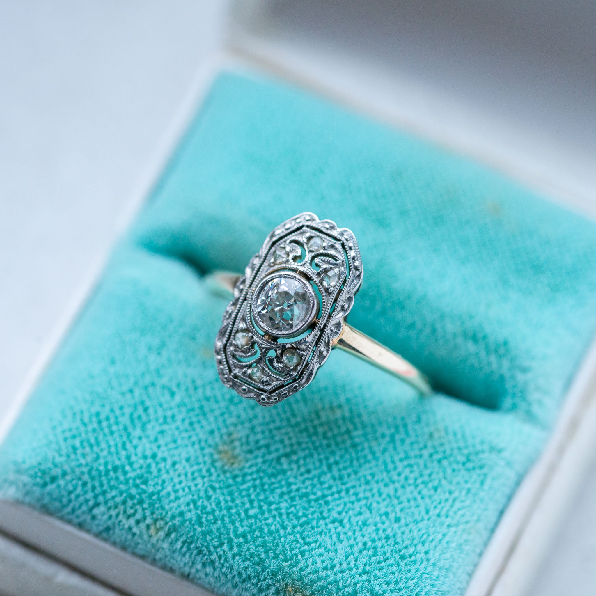 Art Deco 0.25ct Diamond Ring - LUXORIA VITA