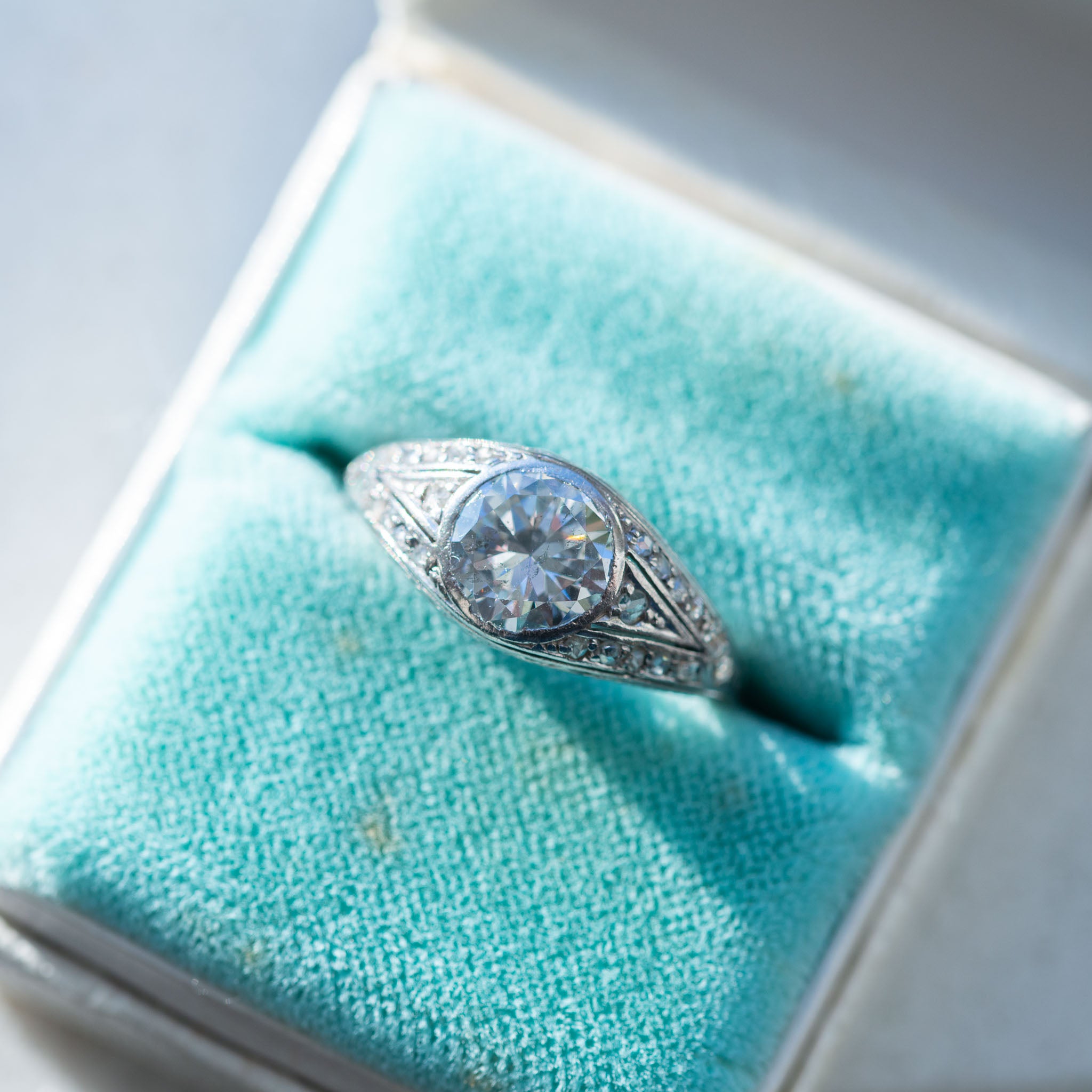 Art Deco 1.80ct Solitaire Diamond Ring - LUXORIA VITA