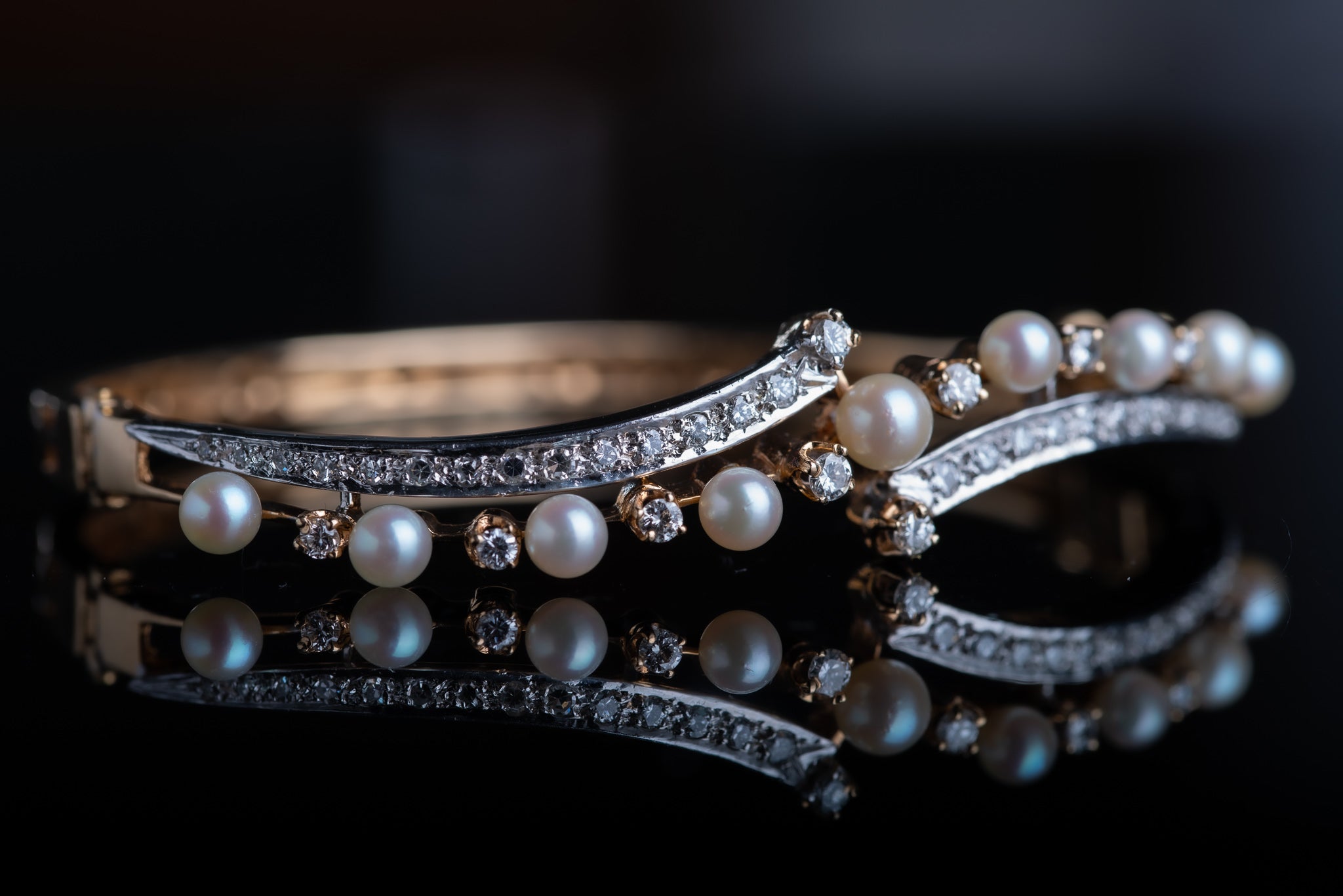 DESIGNER Vintage Pearl & Diamond Bracelet Jack Gutschneider - LUXORIA VITA